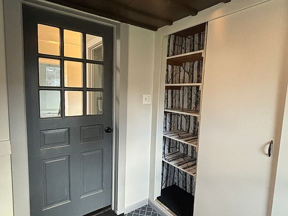 3rd image of 56 W 19th St