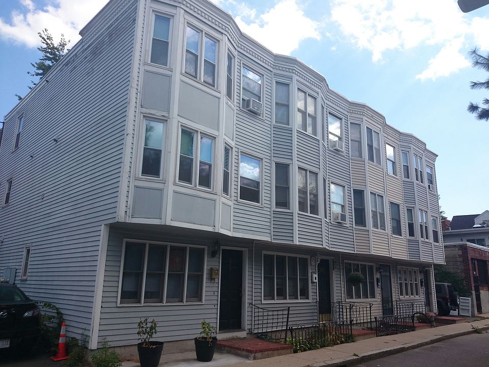 2nd image of 204 Bowen St