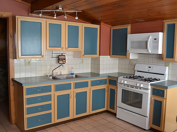 2nd image of 106 Coolidge Hill Road