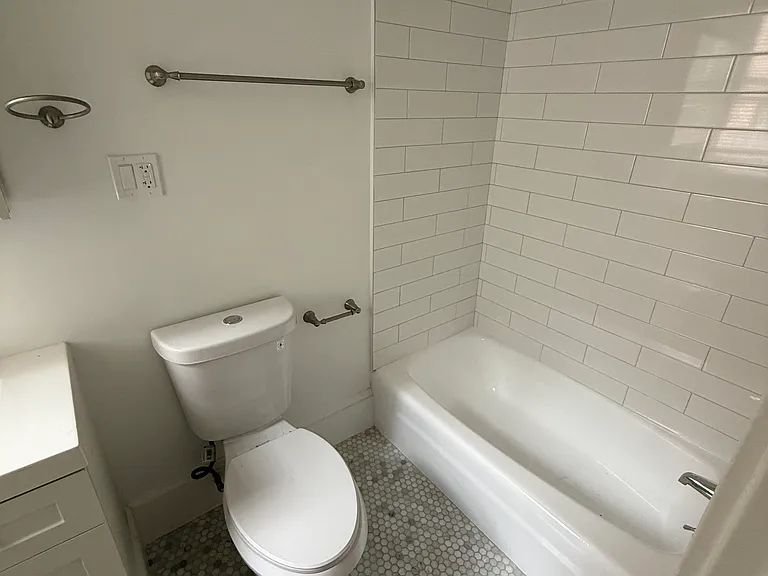 44 Westland Ave #7 — Photo 1