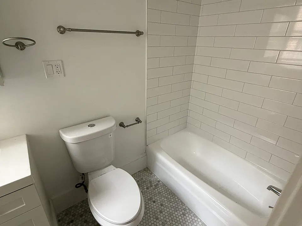 44 Westland Ave #7