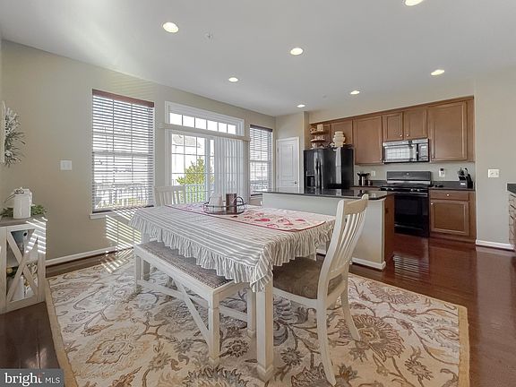 5th image of 23135 Foxglove Way