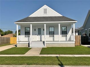 137 Seal Dr, Arabi, LA 70032