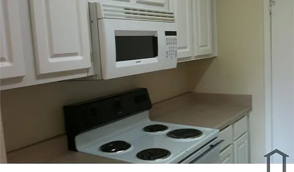 2 bed, 997 sqft, $1,695 — Photo 4