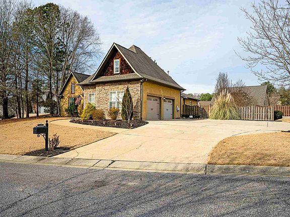 3rd image of 143 Piney Woods Dr