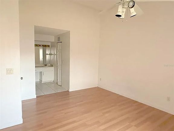 5th image of 2562 Lakeway Branch Dr