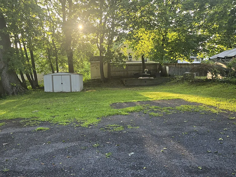 Shared yard and 2 parking spots.
