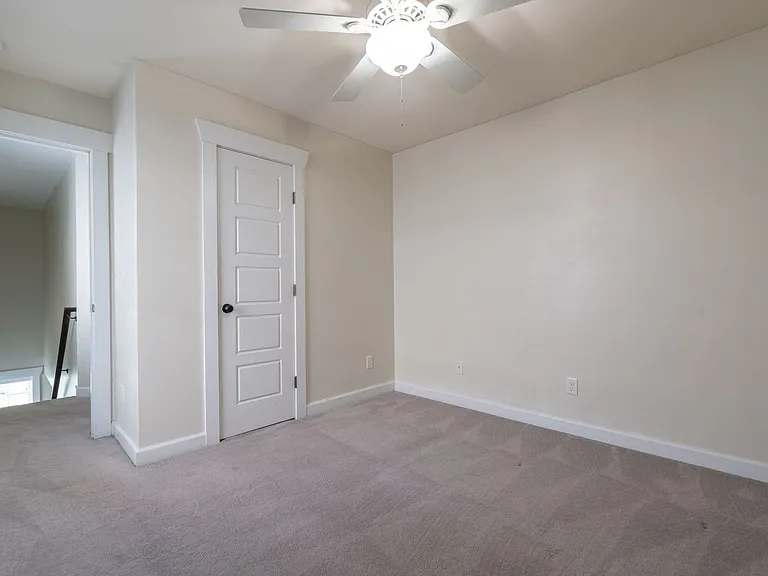 1400 Goodman St — Photo 32