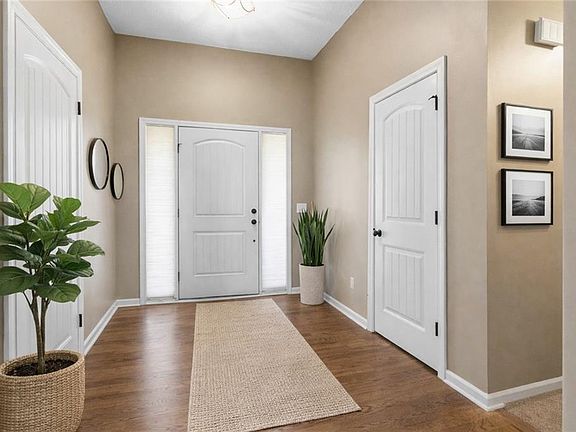 3rd image of 11104 N Belleview Ave