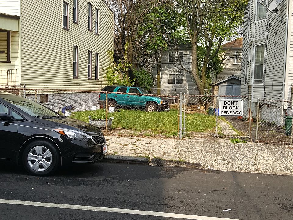 2nd image of 183 S 11th St