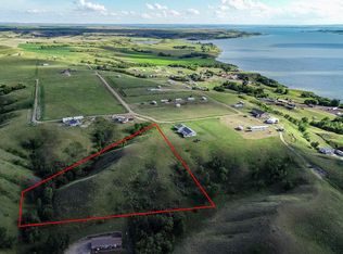 222 Beaver Bay Trl SW, Linton, ND 58552