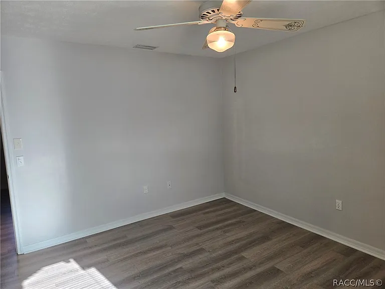 8288 W Barry Ct — Photo 26