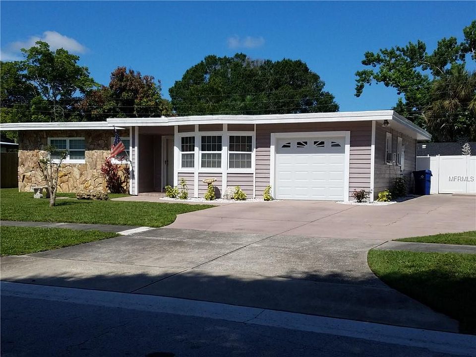 1st image of 15572 Bristol Cir W