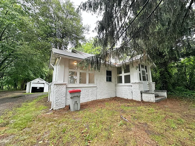 351 N Spring Rd — Photo 1