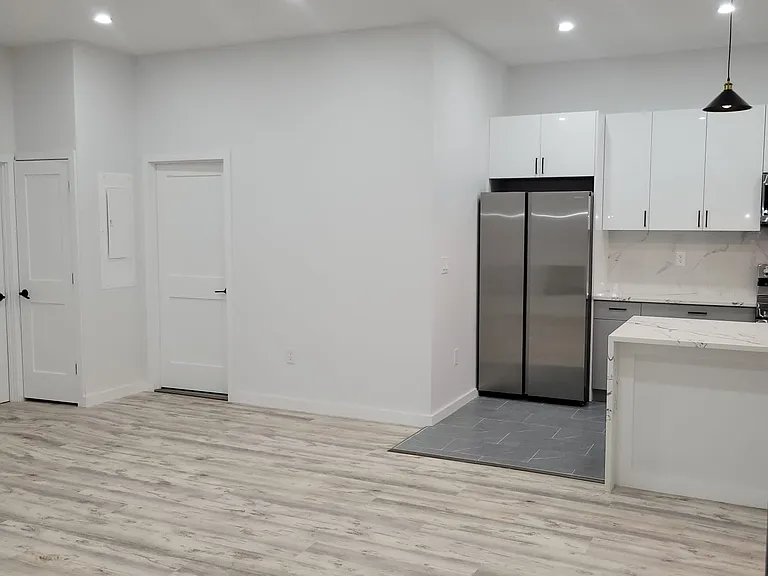 825 Main St #2A — Photo 2