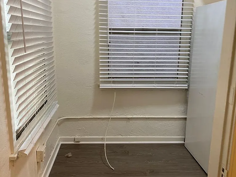 461 W Colorado St — Photo 10