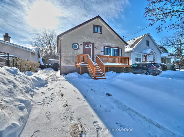 218 Carlton St, Saint Catharines, ON L2R 1S7