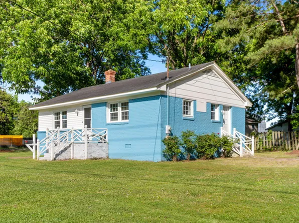 403 S Webb St, Selma, NC 27576