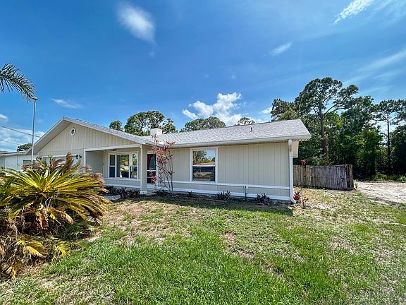 5th image of 1712 SW Airoso Boulevard