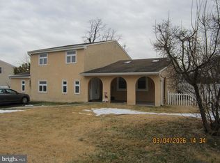 5800 Griscomb Dr, Bensalem, PA 19020