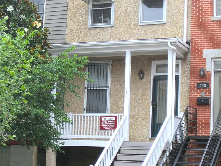 746 7th St S #E — Photo 2