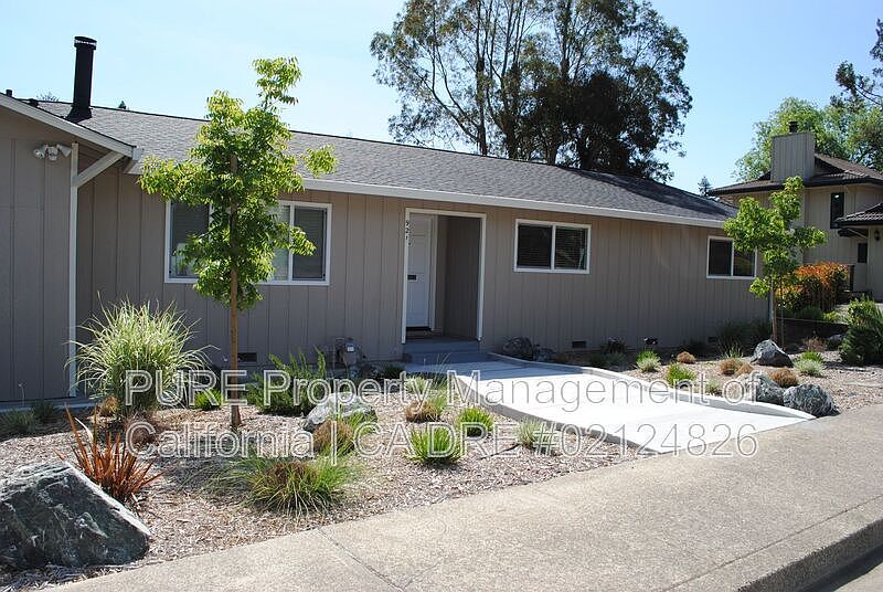 1st image of 921 Saint Francis Way