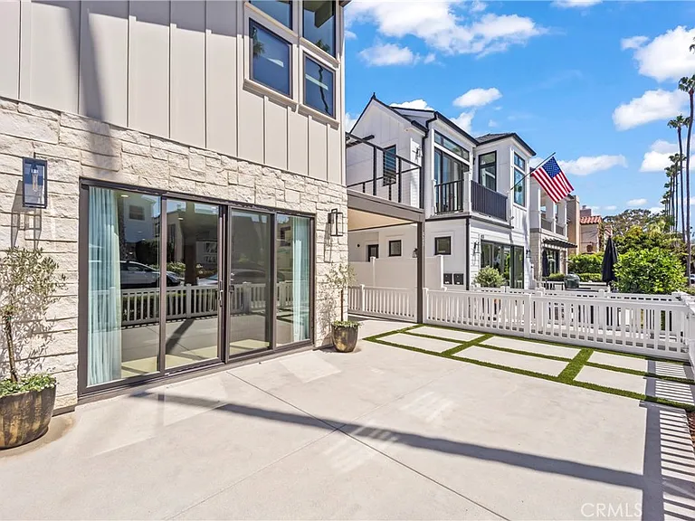 429 Goldenrod — Photo 22