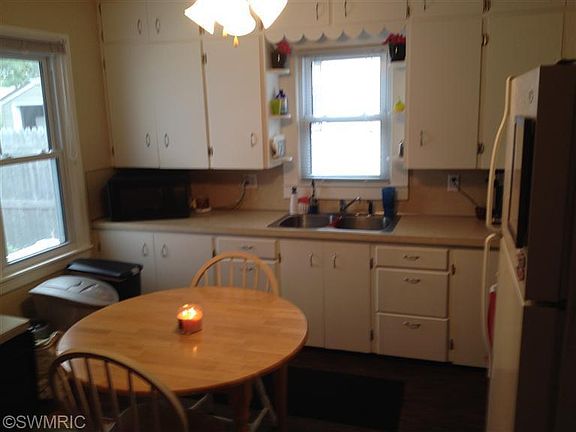 4th image of 316 W 28th St