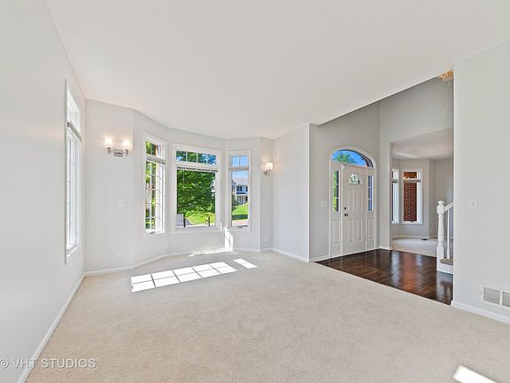 3rd image of 5660 Angouleme Ln