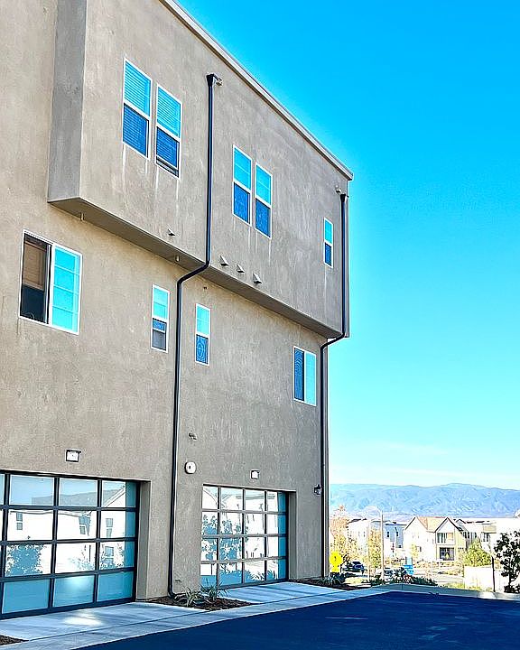 2nd image of 27599 Blackbird Ct