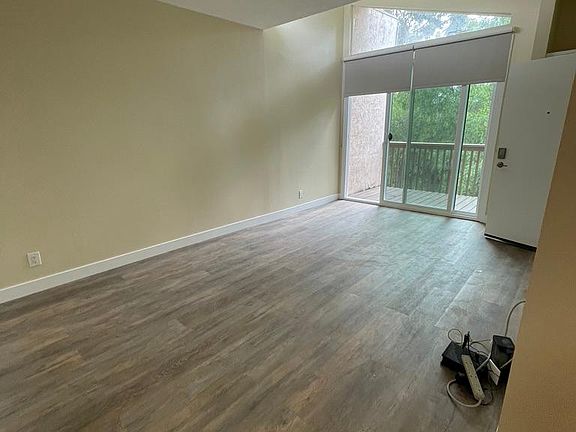4th image of 4615 Pico St