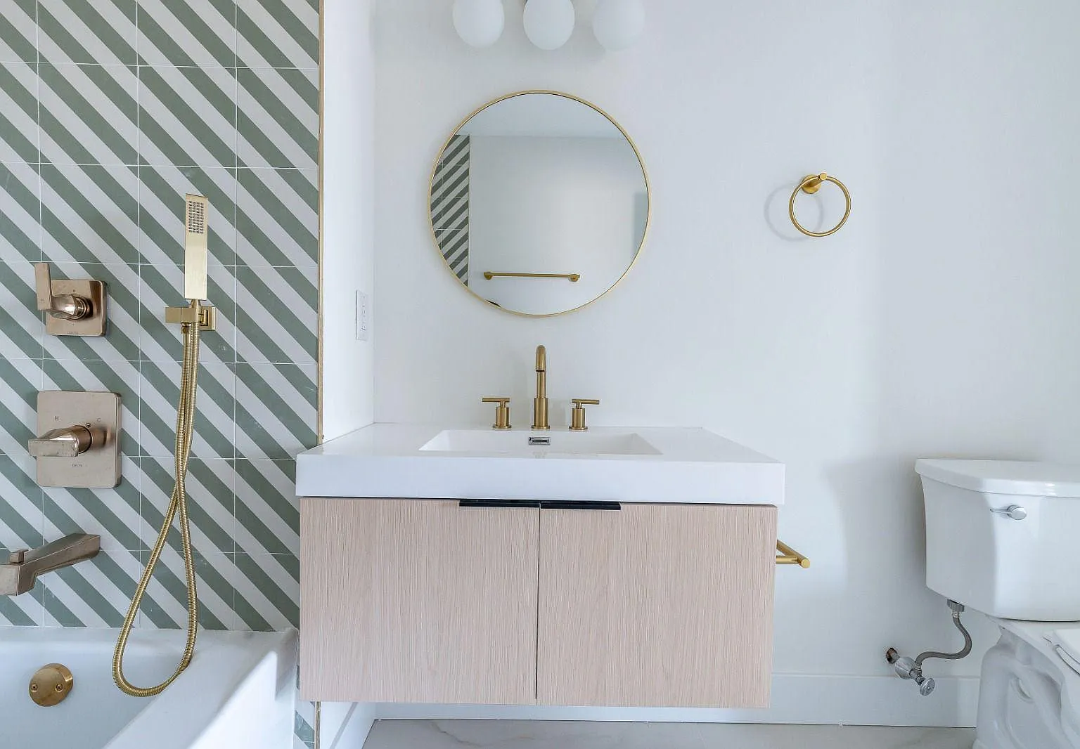 Q10 Luxury Apartments — Photo 3