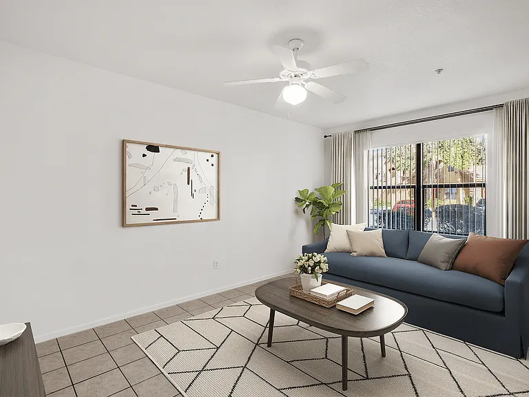 San Fernando Apartments — Photo 10