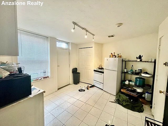 340 North St — Photo 1