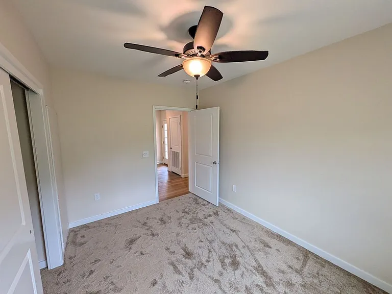 75 Ivan Dr #8 — Photo 20