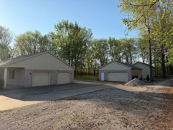 3rd image of 4419 Fickas Rd
