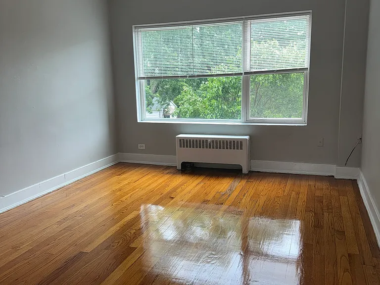 1957 W Lunt Ave #1/2-2 — Photo 9