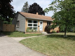 207 Pioneer St, Sturgis, MI 49091
