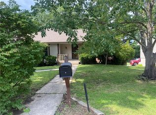 11812 E 76th Ter, Raytown, MO 64138