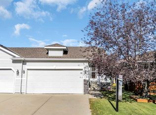 110 W Creek Bay, Chestermere, AB T1X 1K7