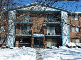 7140 166th St APT 104, Tinley Park, IL 60477