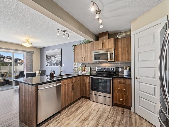 5th image of 74 Willows End