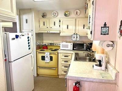 2nd image of 116 Camellia Dr