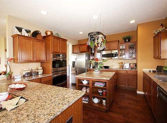 This photo is of the same model but in a different CalAtlant