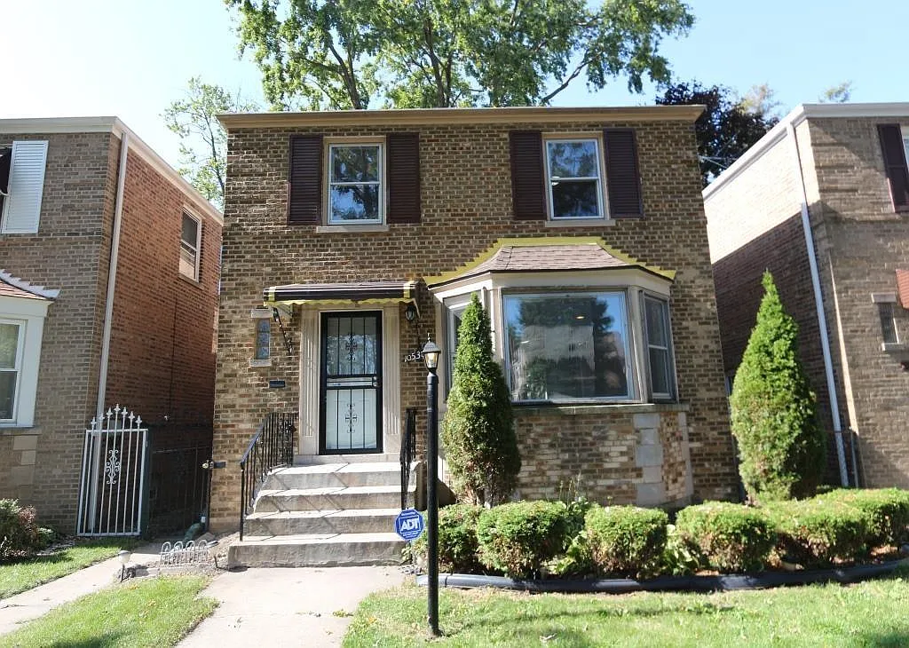 10536 S Forest Ave photo 1