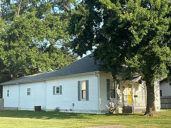 3rd image of 340 N Plum St