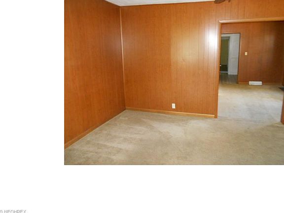 4th image of 16308 Grovewood Ave