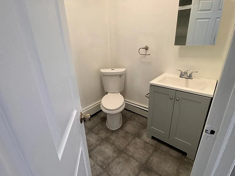 302 Walnut St #1 — Photo 6
