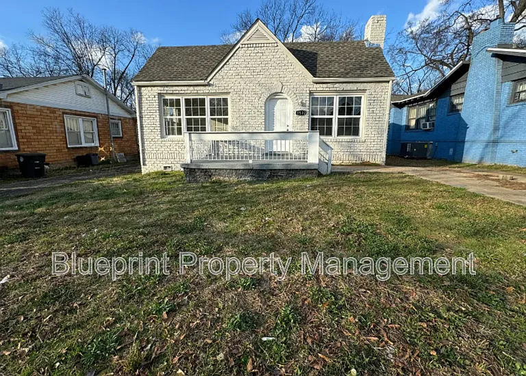 1532 Bay Ave SW — Photo 1