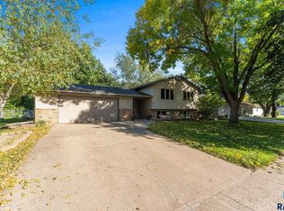 4100 S Cathy Ave, Sioux Falls, SD 57106